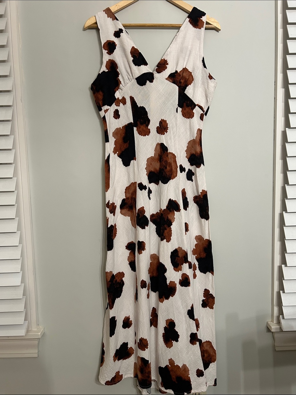 Sleeveless White Maxi Dress with Brown & Black Spot Print - Elegant V-Neck